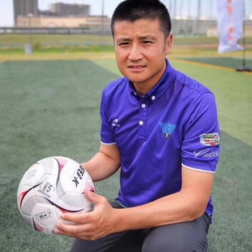 国足黄金一代最干净的传奇，退役后活成人间清醒！2002世界杯国足左路屏障吴