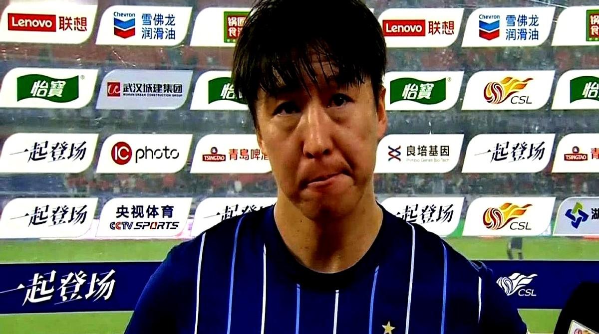 联赛最后第一轮武汉三镇1-5输给山东泰山，赛后任航接受采访三镇的钱袋子一空，核
