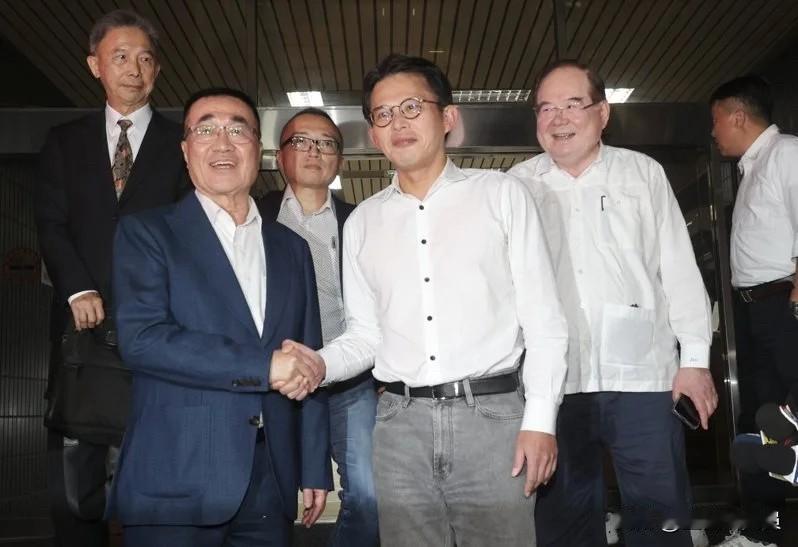 新北蓝白整合成功！李四川民调胜出黄国昌：说到做到表示祝福新北市长选战蓝白整