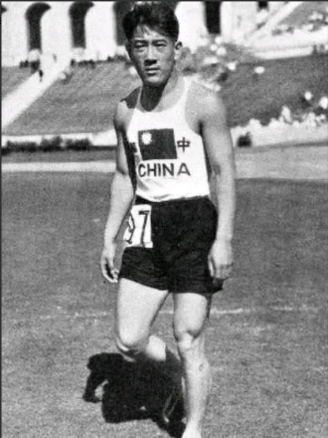 1932年，张学良赞助给刘长春8000大洋，让他去参加洛杉矶奥运会，坐了22天的