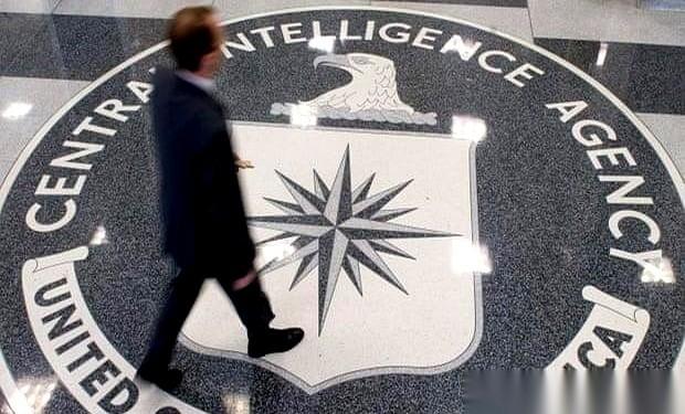 我跟你说个事儿，你可能下巴都得掉下来。CIA、FBI、美国国安局，甚至连美军的