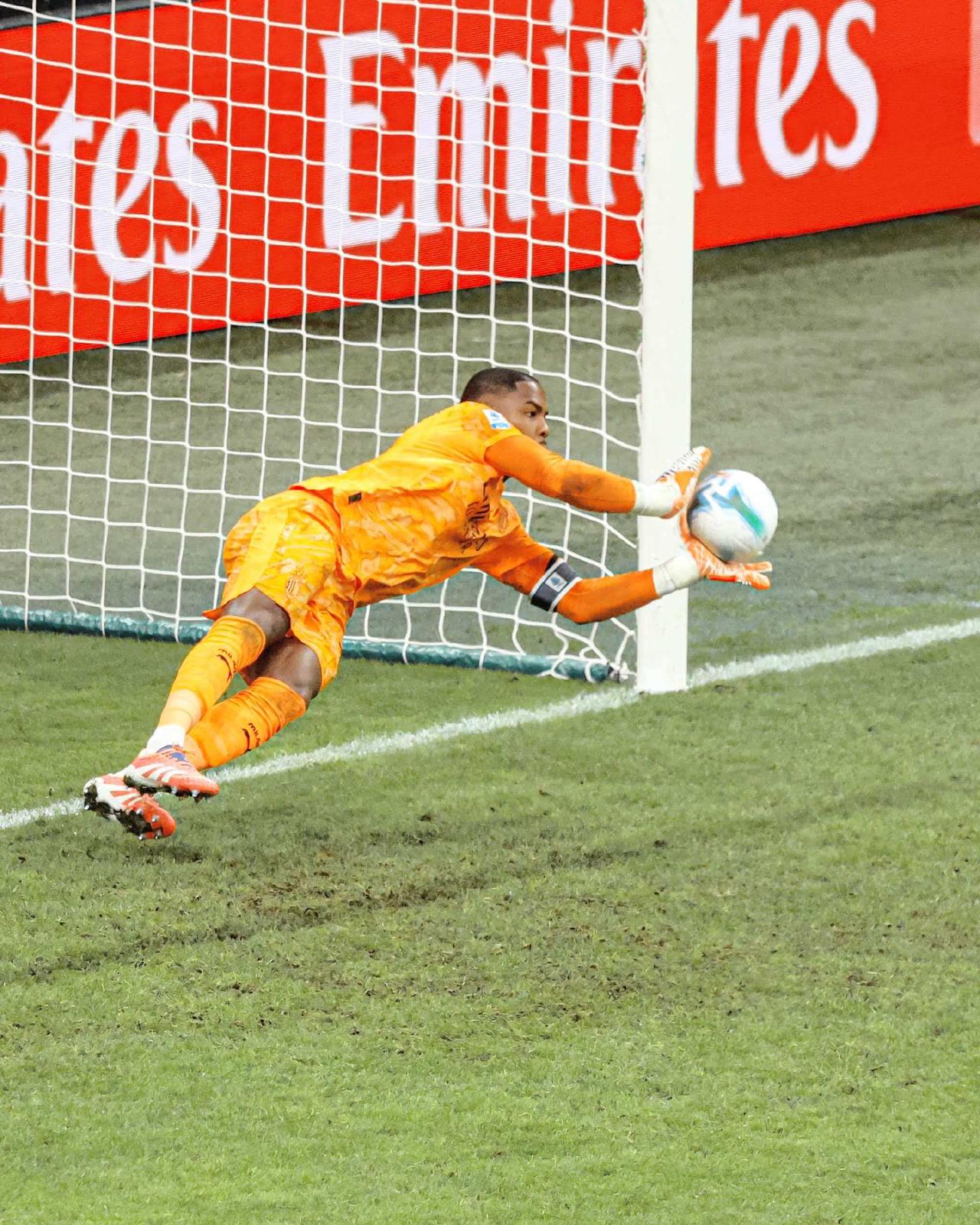 米兰防守，意甲第3！AC米兰本赛季在意甲10轮只丢了7个球，排在意甲第3，仅次