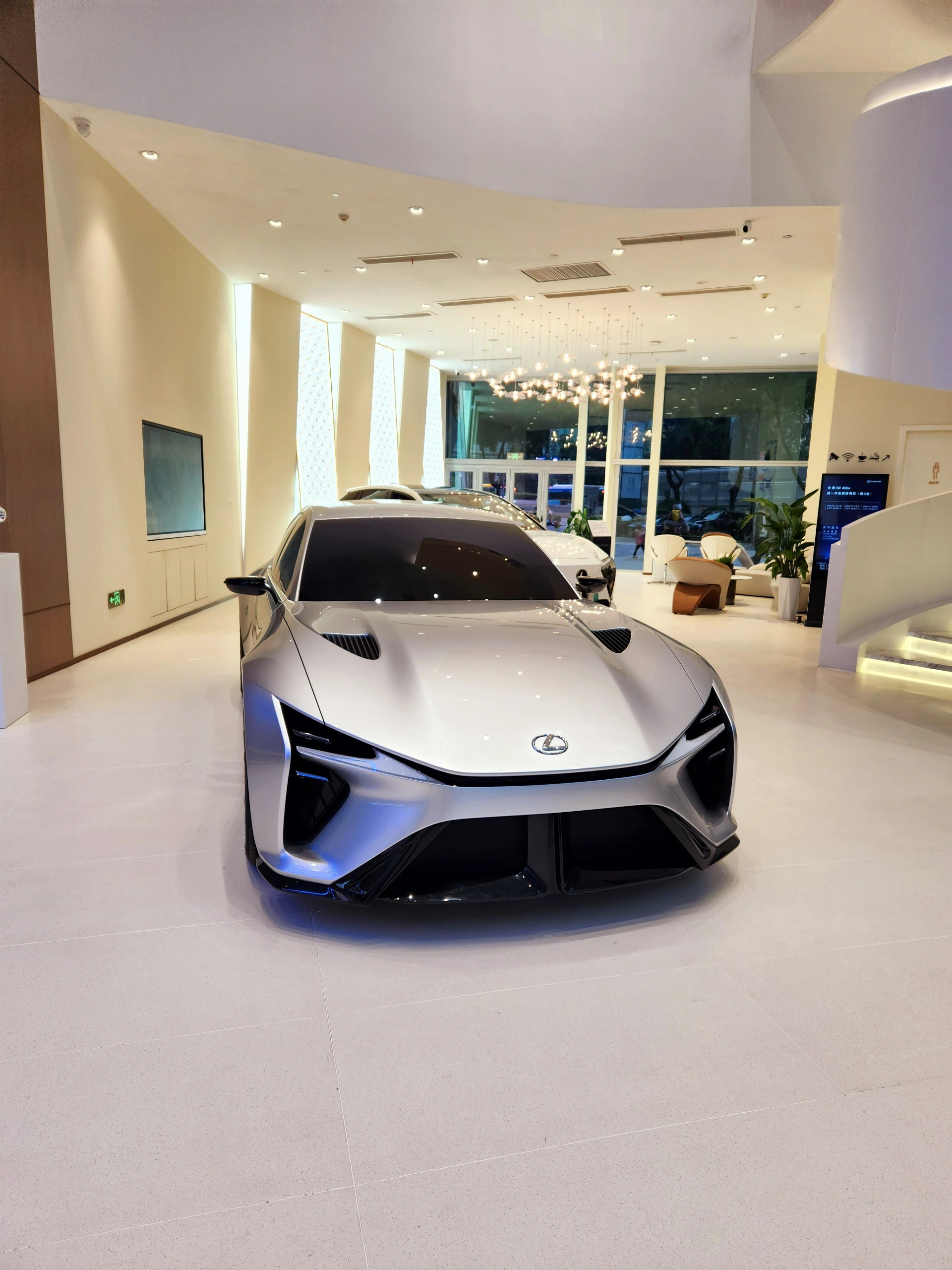 雷克萨斯的纯电未来，就长这样。ElectrifiedSedan纯电概念车，不只