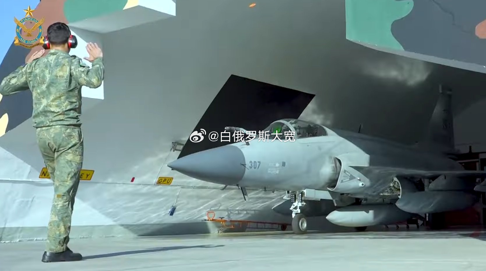 5月30日，阿塞拜疆国防部发布消息:阿塞拜疆空军在巴基斯坦完成了JF-17Bl