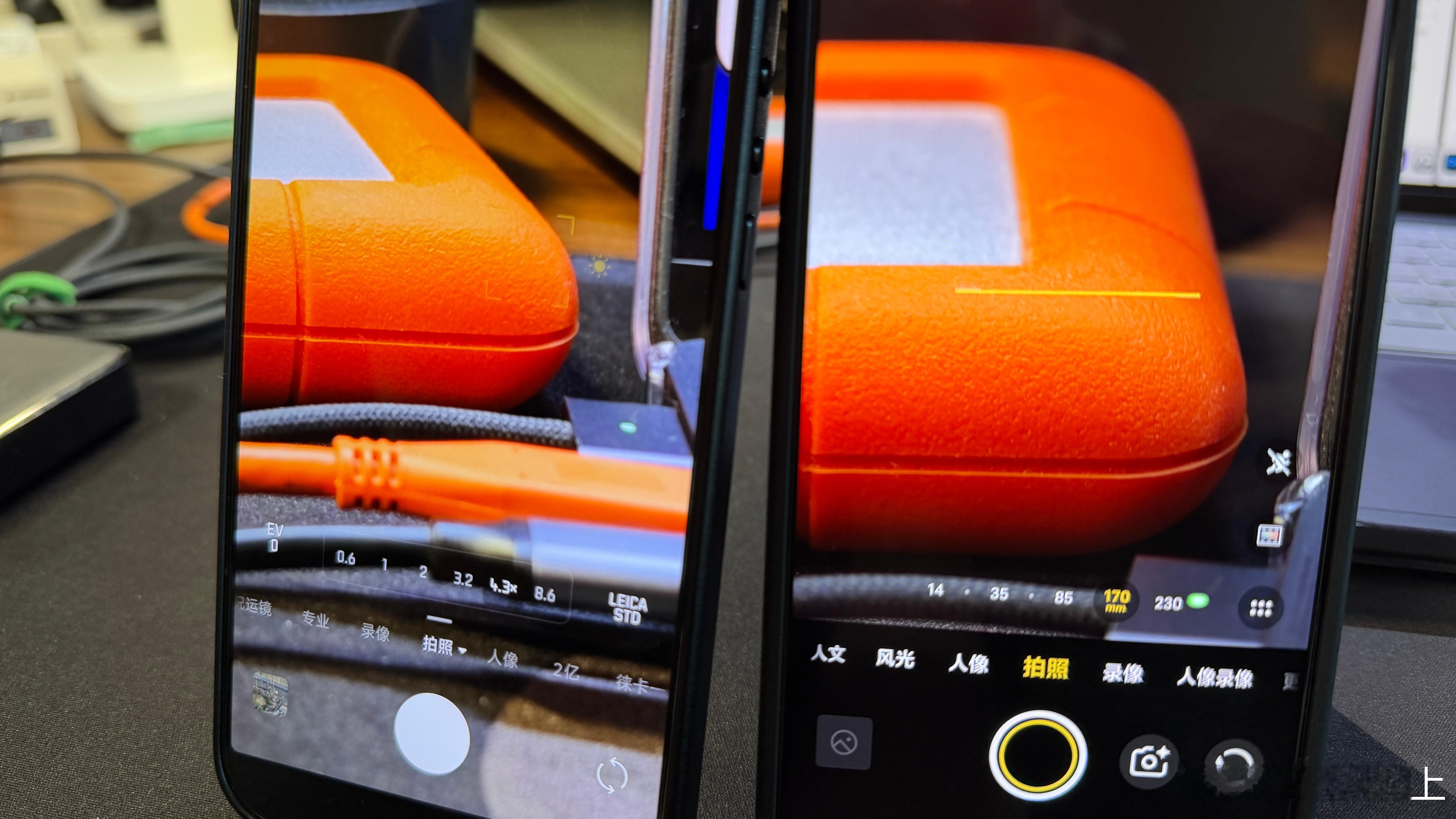 两台旗舰机在手里了简简单单聊聊蔡司X300大师单手持的时候后镜头外框用食指顶着很