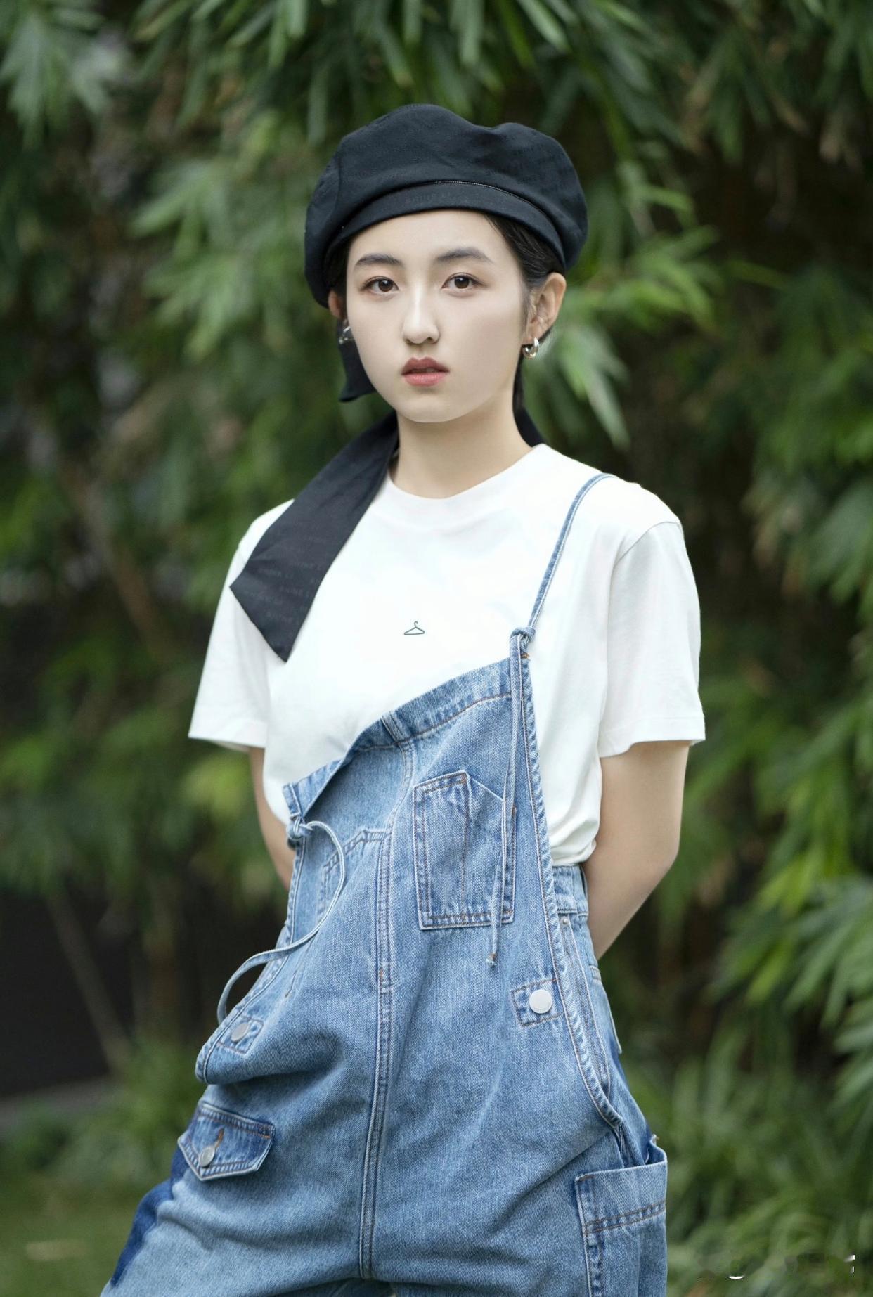 1.具俊晔有着很明显的表演型人格，为了立住深情的人设，但凡镜头对准他，他都会刻