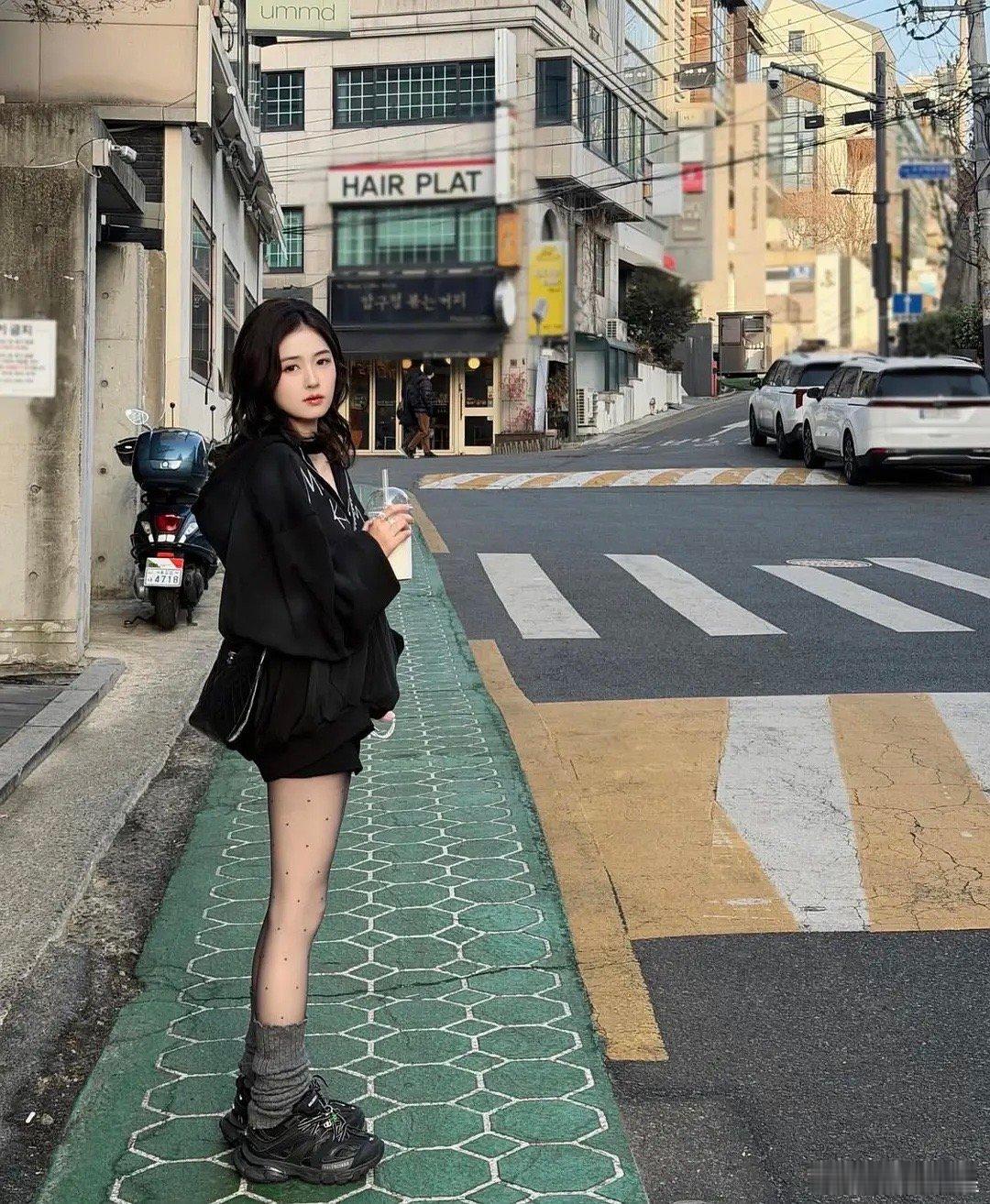 鹿鹿这是模仿大杂烩吗？跟🍊学妆容，跟🥩学造型，跟🐟学穿搭？