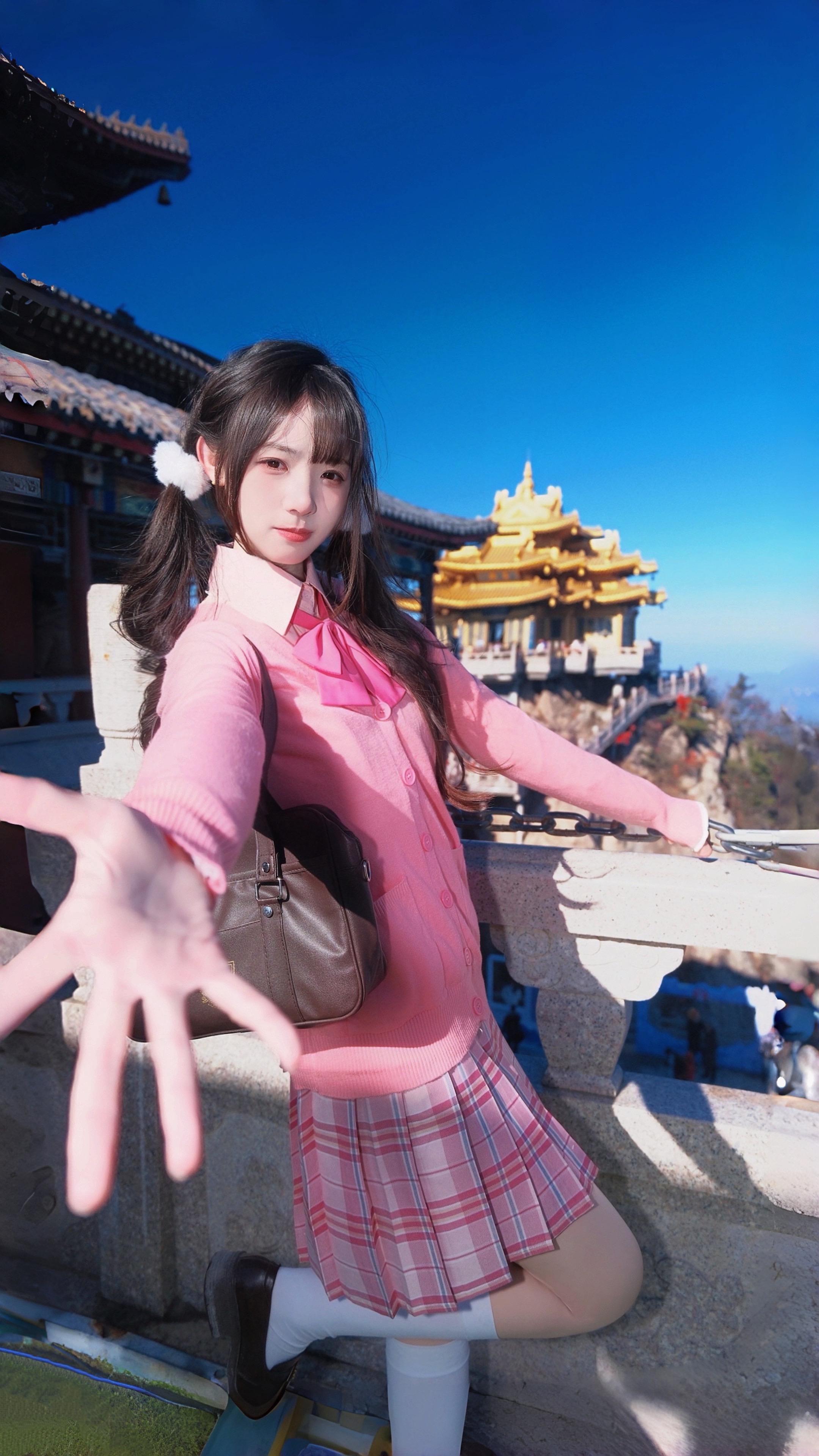 此时若有卿在侧  何须淋雪作白头