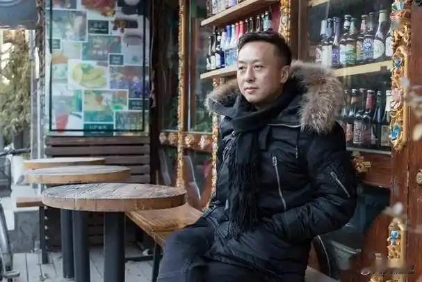 结婚20年，儿子都上初中了？老婆还蒙在鼓里说实话，这事听完我后背发凉。朋