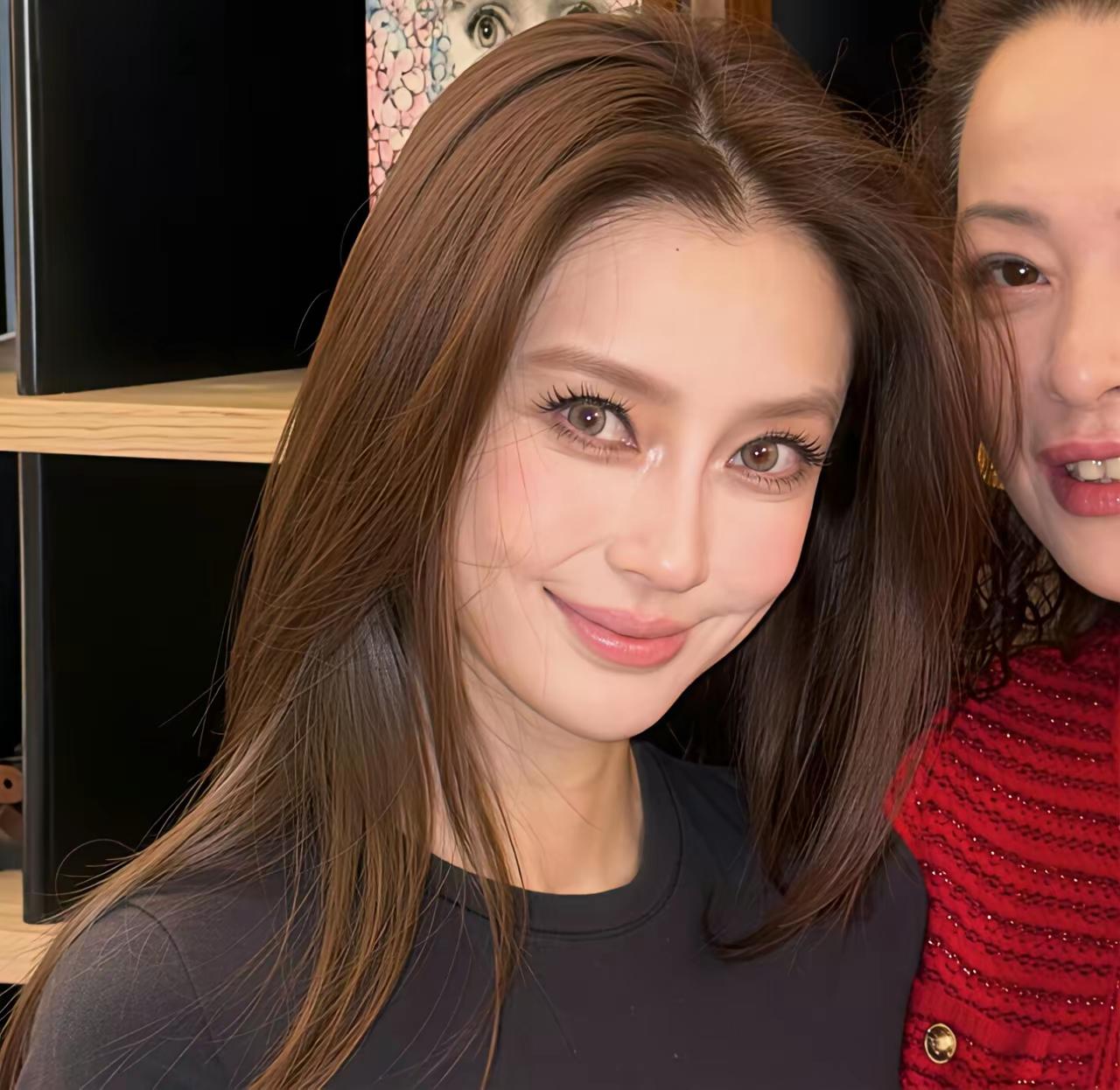 我眼盲了这是baby吗？变样了又变样了一段时间不出现又去整容了吗？[捂脸