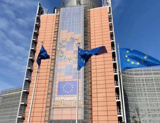 意识形态输给现实！欧洲被迫求俄供油，这一步退得有多狼狈？中东局势紧张引爆