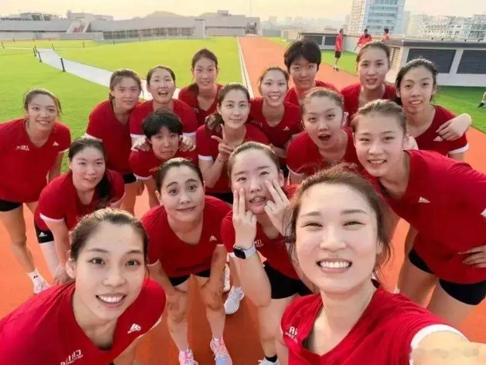 中国女排亚洲第二，世界第6！2026年5月28日，女排最新世界排名如下:1. ?