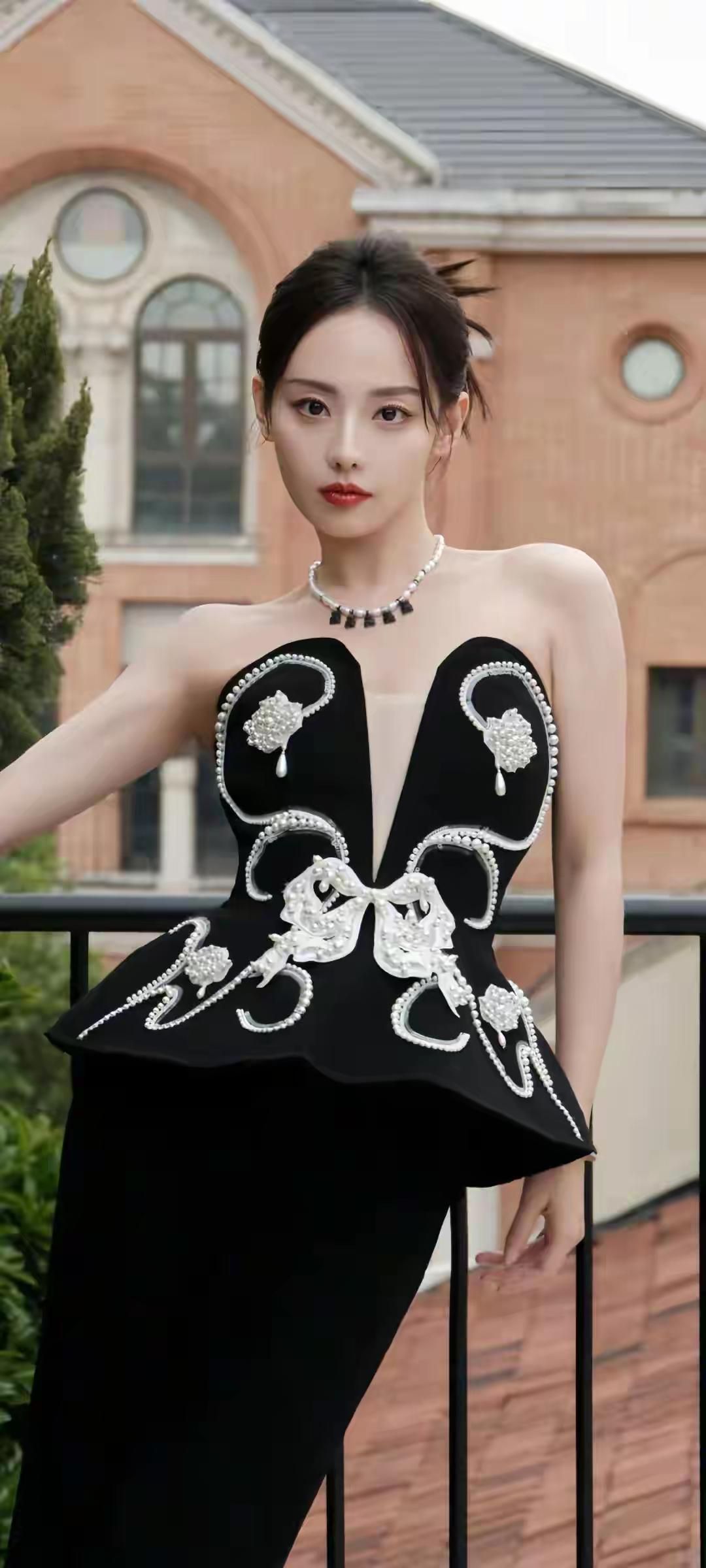 张嘉倪8年婚姻，生两个儿子，只领证没有婚礼。不被婆家认可的女人，到底有多难。张