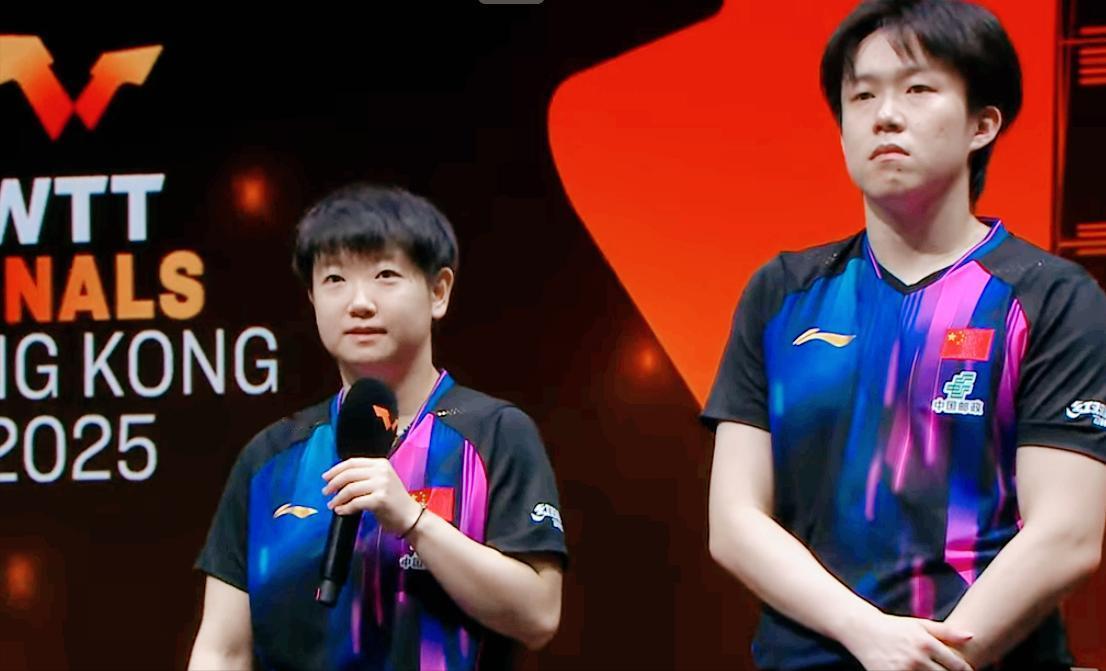 孙颖莎回答记者问的时候，为何眼里闪着泪花？主持人问：莎莎对彼此要求很高，