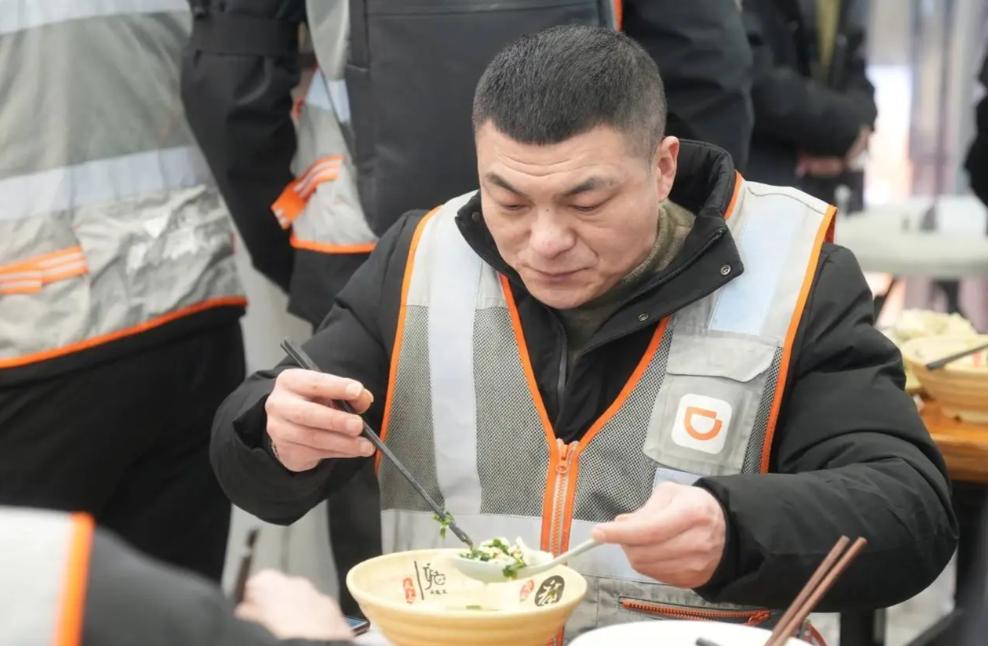 8小时封顶，网约车行业的新规要来了，网约车司机们要注意了！从今年6月1日起，