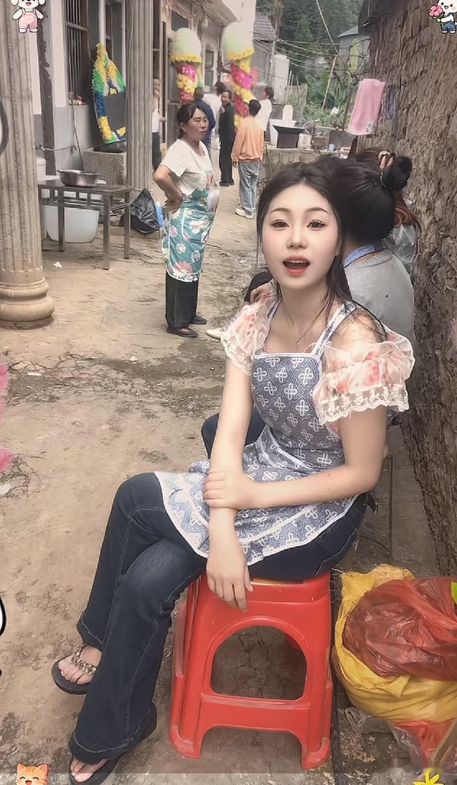 这是我们村的村花[微笑]
