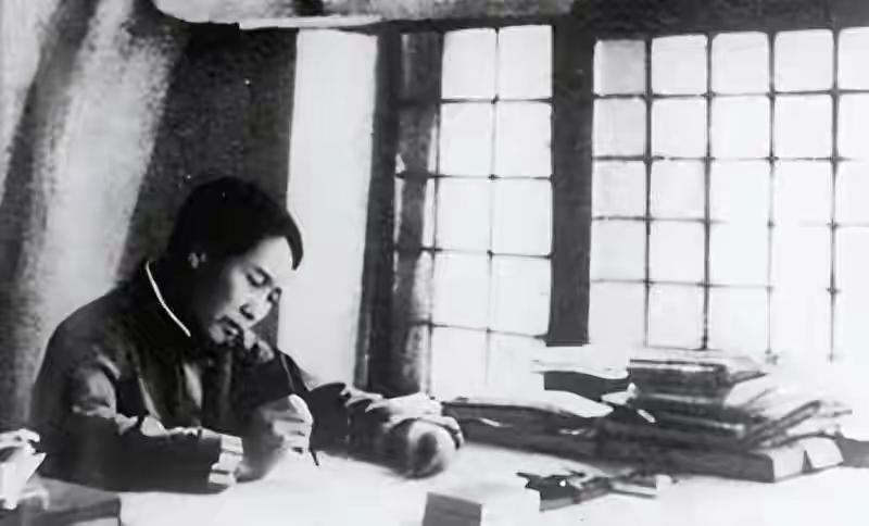 围歼35军时，毛主席很不满意：得知前线指挥员是谁后，主席就亲自下场1948年