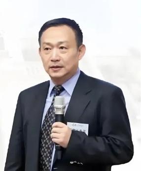 被劝封口仍逆势发声，卢麒元到底触动了谁的利益？沉寂整整一年后，知名学者卢麒元