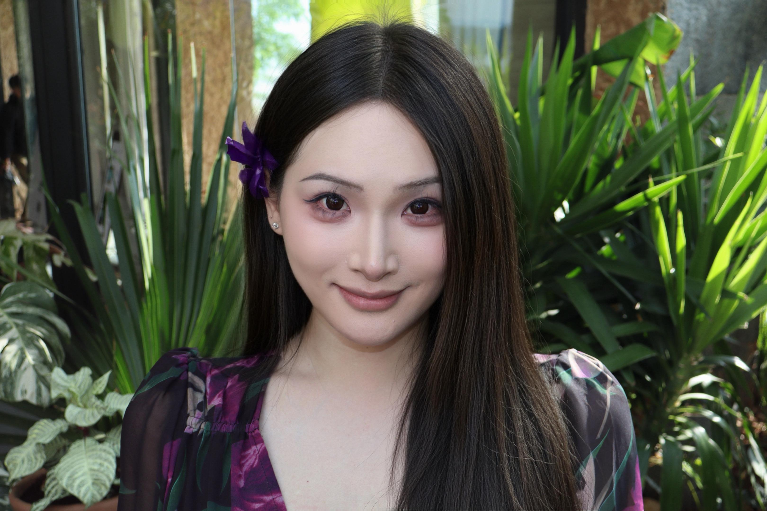 我在阳光下往返于春天