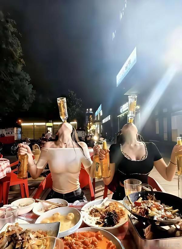 问：如果让你在这两位美女之间选一个娶回家，你会选哪一个？