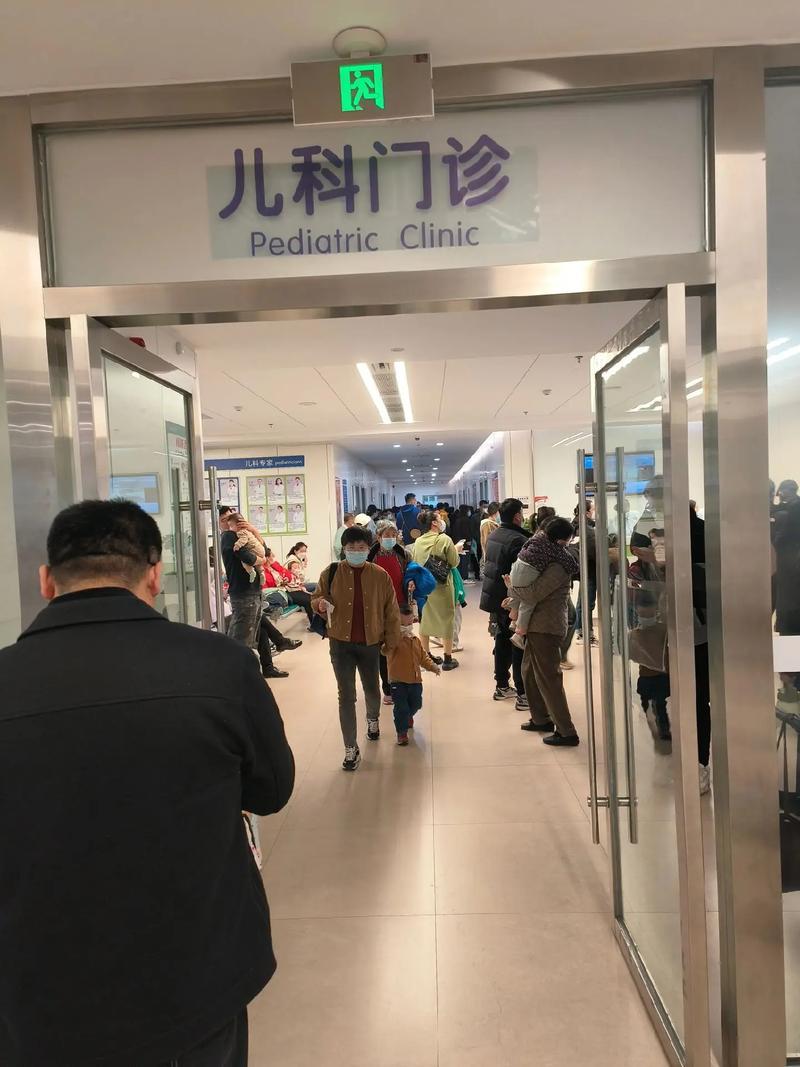 仅剩3个儿科医生！12小时连轴转连喝水上厕所都成奢望这样的投诉真的忍心吗？