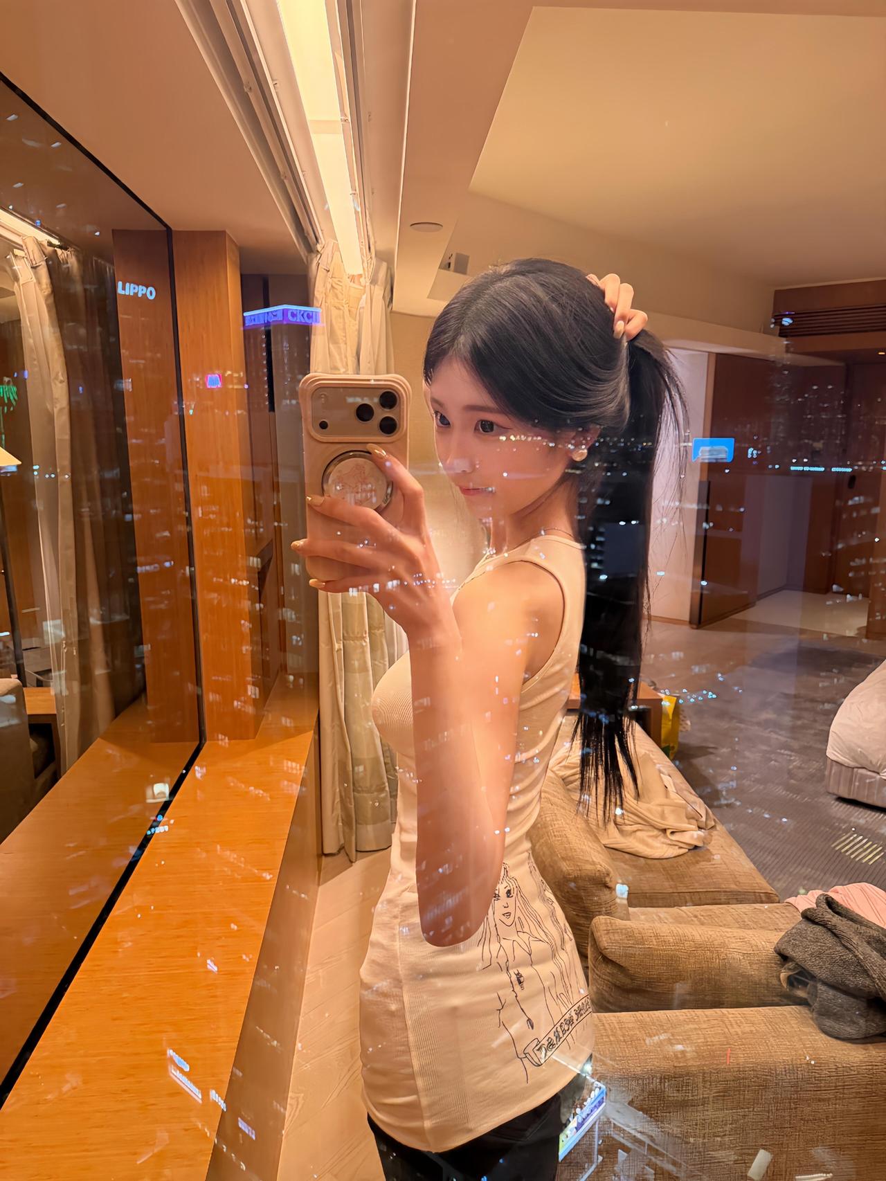 一次性update一下我的今日状态：😁轻松愉快我这里的天气：☀️晴天