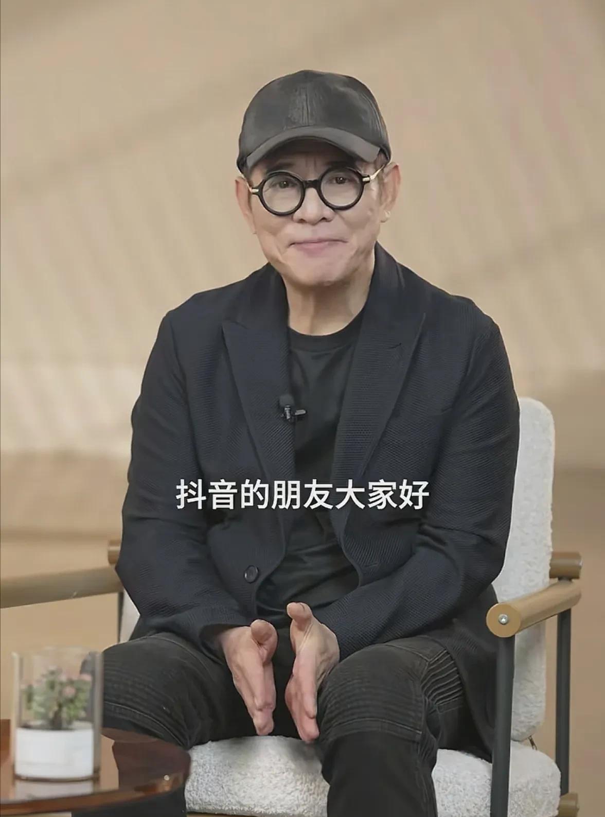 李连杰怎么也想不到，自己隐退多年后首次回归社交平台，一条问候视频引爆408亿次热