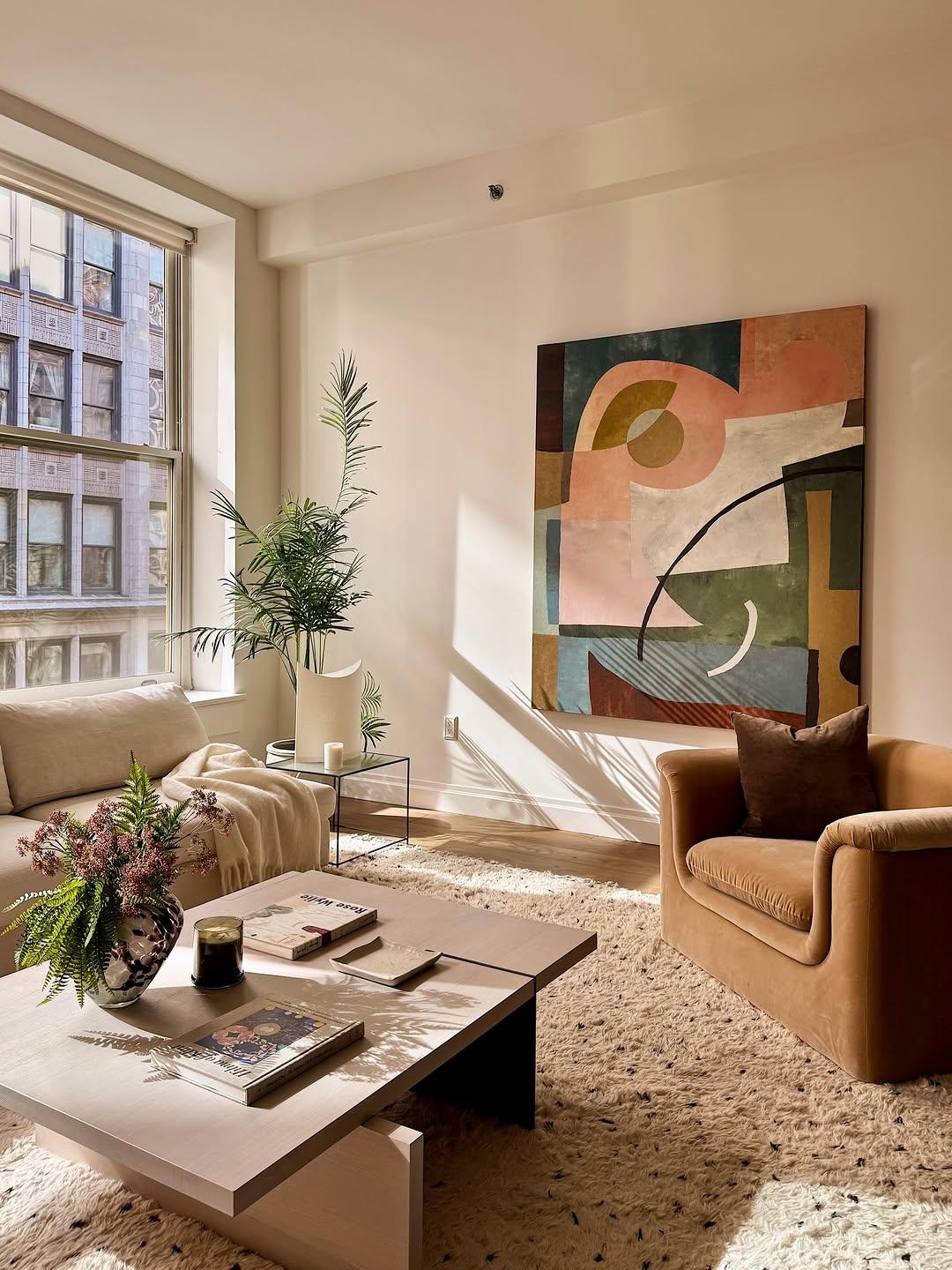 利落现代线条，拥抱一屋春天般氛围。简约现代装修特点是什么?家居