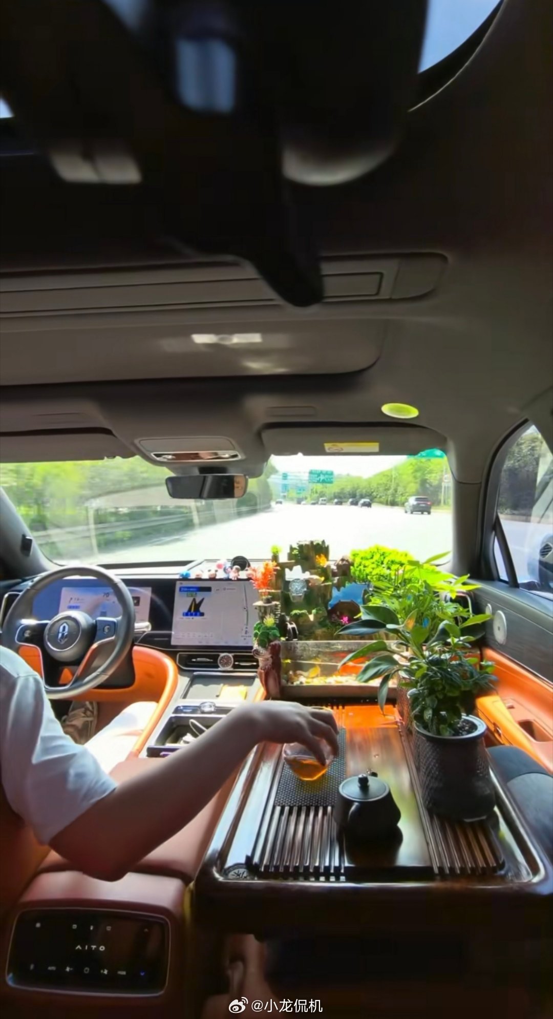 现在人可以不活，但不能没活[捂脸哭]这问界m9改了，有一点点心动了都[doge]，