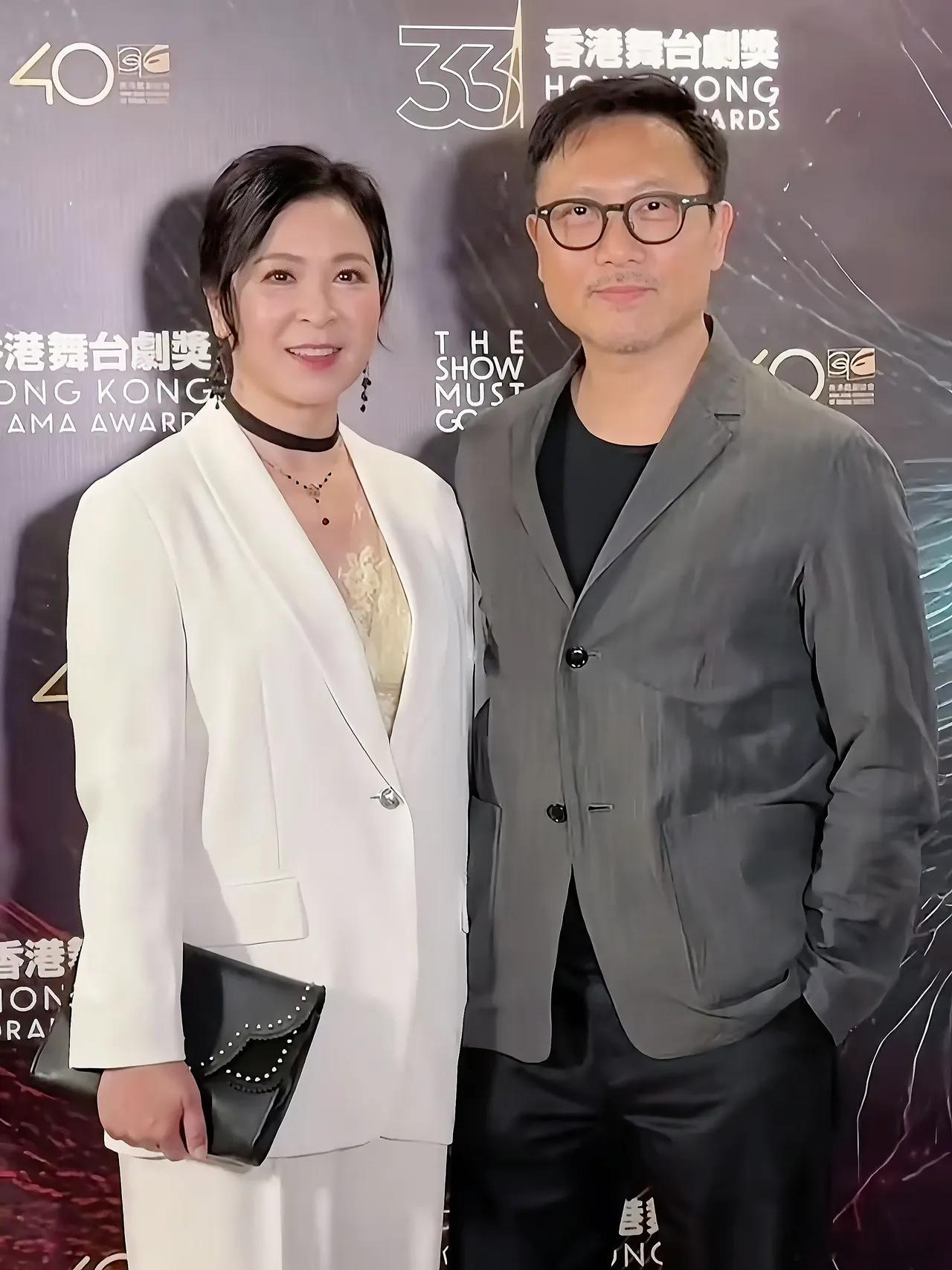 苏玉华携同老公潘灿良出席活动，郎才女貌，甜蜜温馨！​​​
