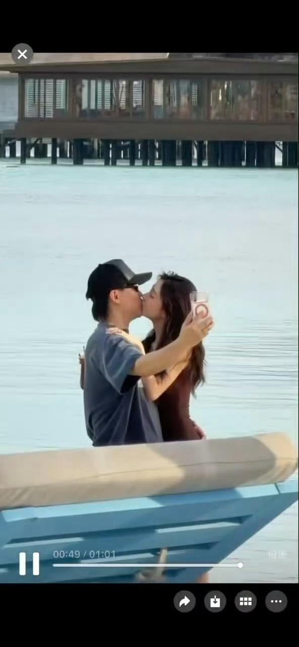 哇，都亲上了就别疑似了吧42与26，相差16岁