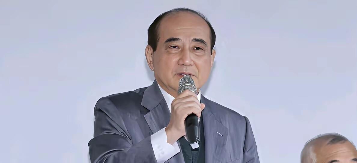 王金平"临阵退缩"那条刷屏文案，其实是把辟谣事件反向加工出来的。7月初网传他抛