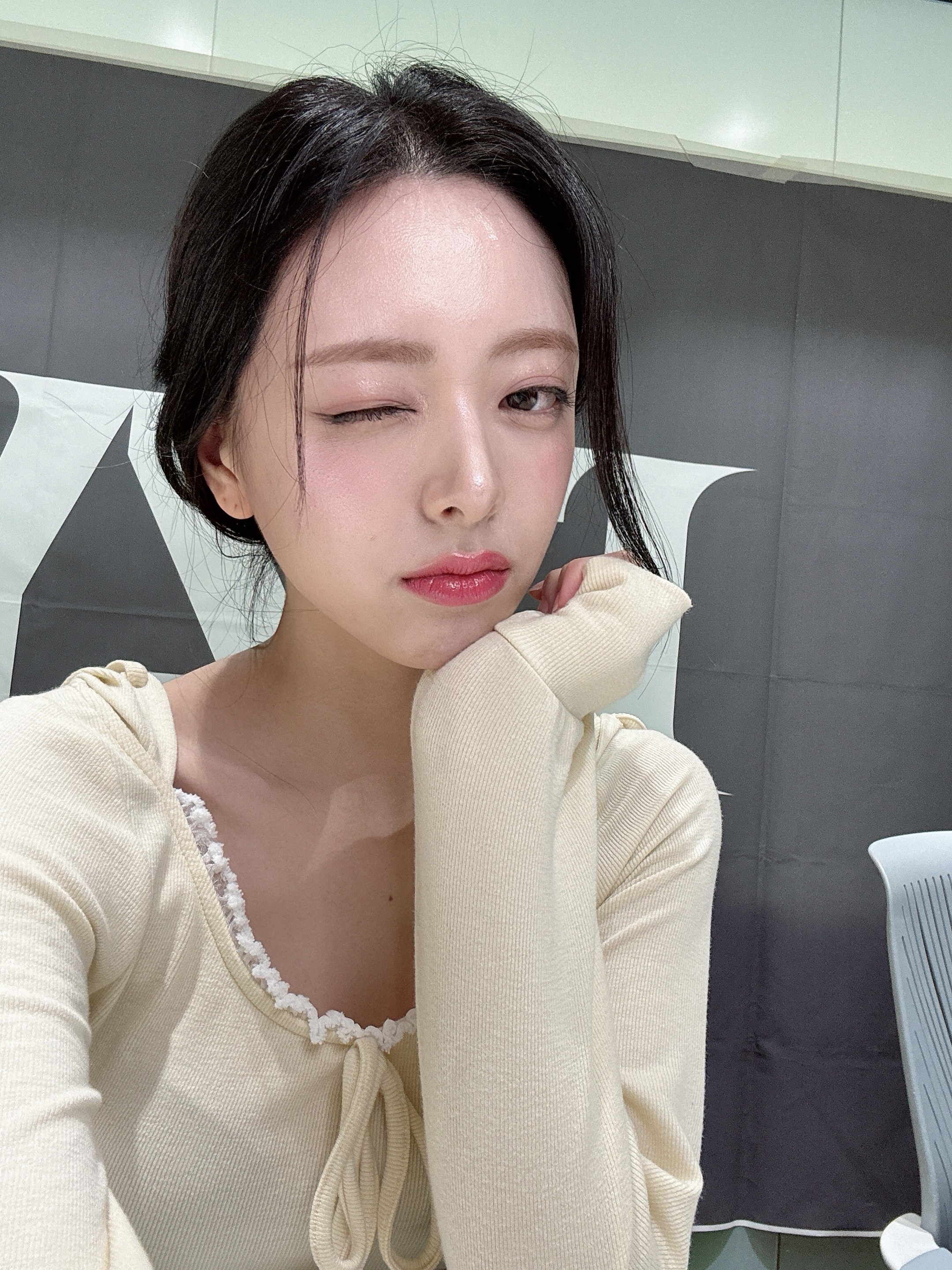 偷工减料迟予向来是个极致认真的人，做事一丝不苟，唯独在喜欢她这件事上，总爱明目张