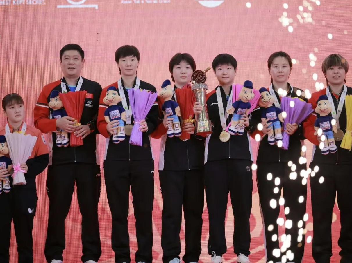 孙颖莎亚锦赛后发布动态，其中一张照片看了很有感触！国乒女团靠着团结及实力赢回了冠