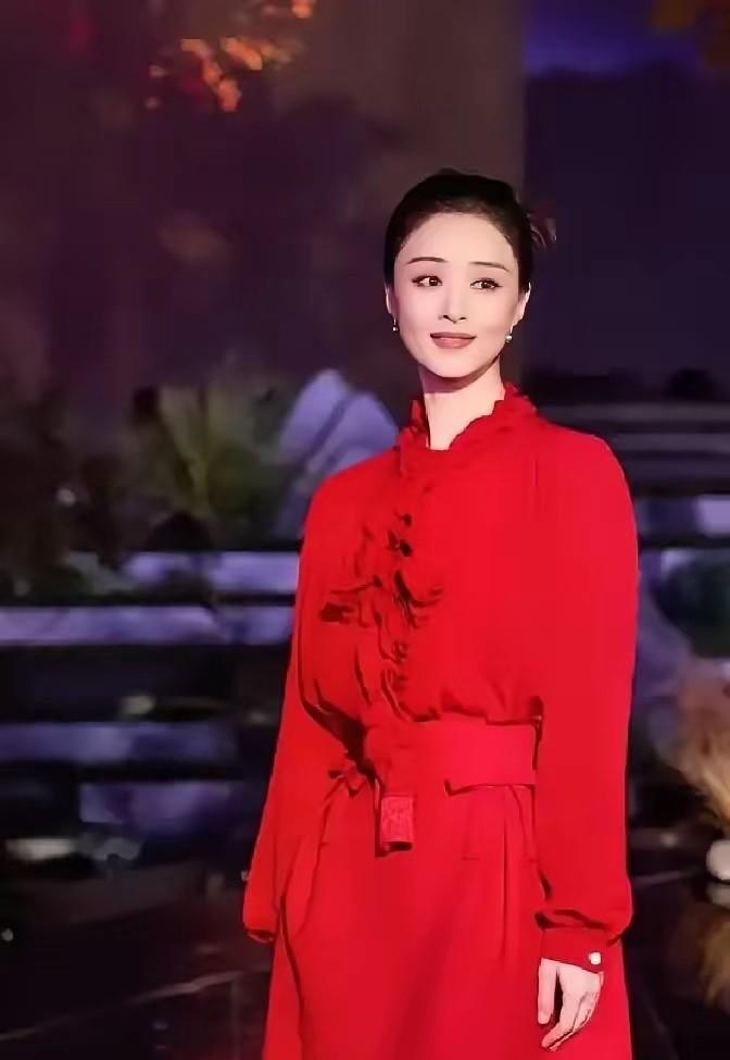王阳提分手那天，蒋欣刚拿下华妃片酬。2007年两人处对象，王阳往她房车冰箱塞满雪