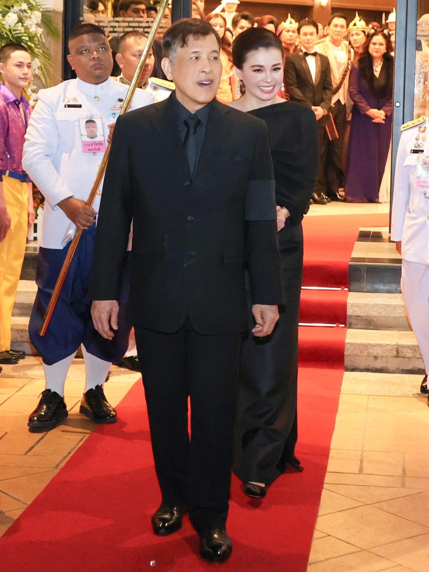 王室王室泰国王室素娘娘2026年6月7日，狗哥素娘娘观看雪绒花。