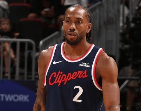 刚听说伦纳德的交易价值是“负资产”的时候，我第一反应是，这帮人是不是疯了。他还在