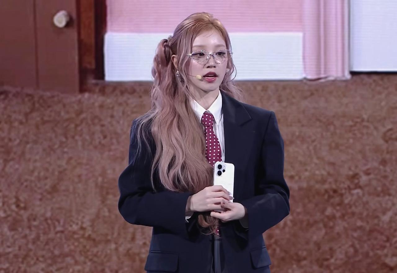 Reno15：6.32英寸直屏，重187gReno15Pro：6.78英