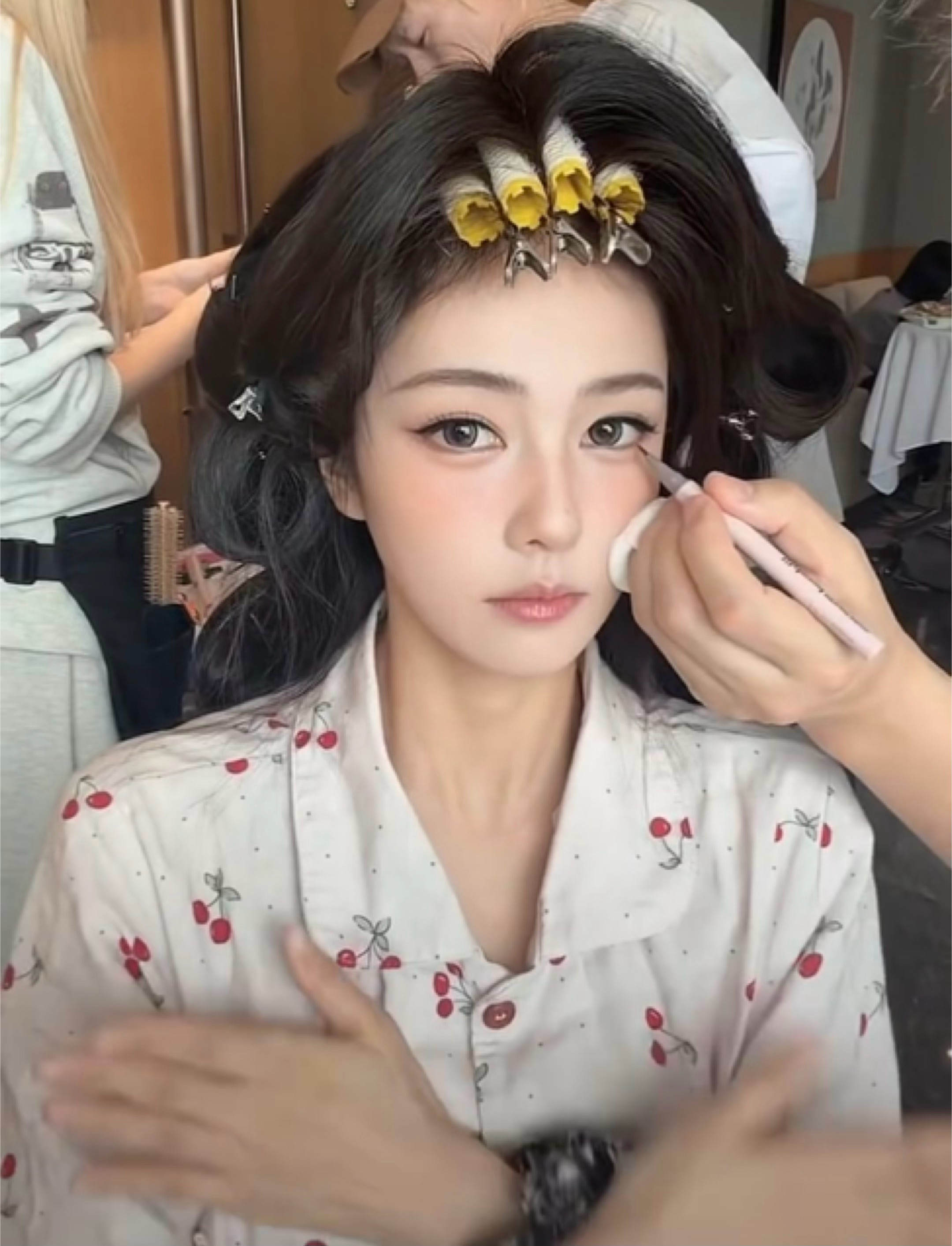 白鹿抖日常，妆造中的白梦妍期待明天星光大赏