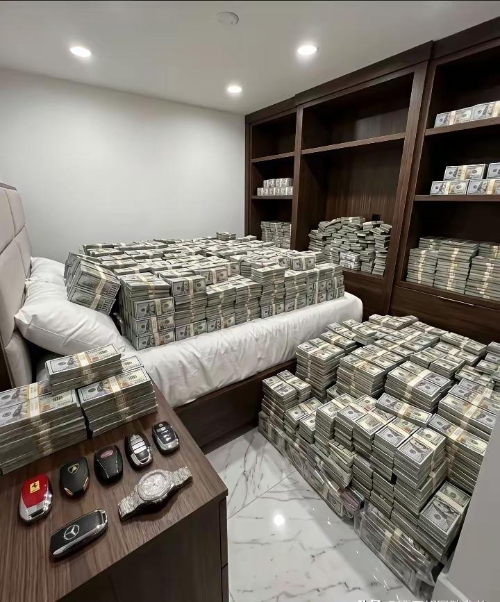 你说什么平层啊别墅的，能有人家这一间房豪气啊，要我说房子真的不用大，主要是里面得