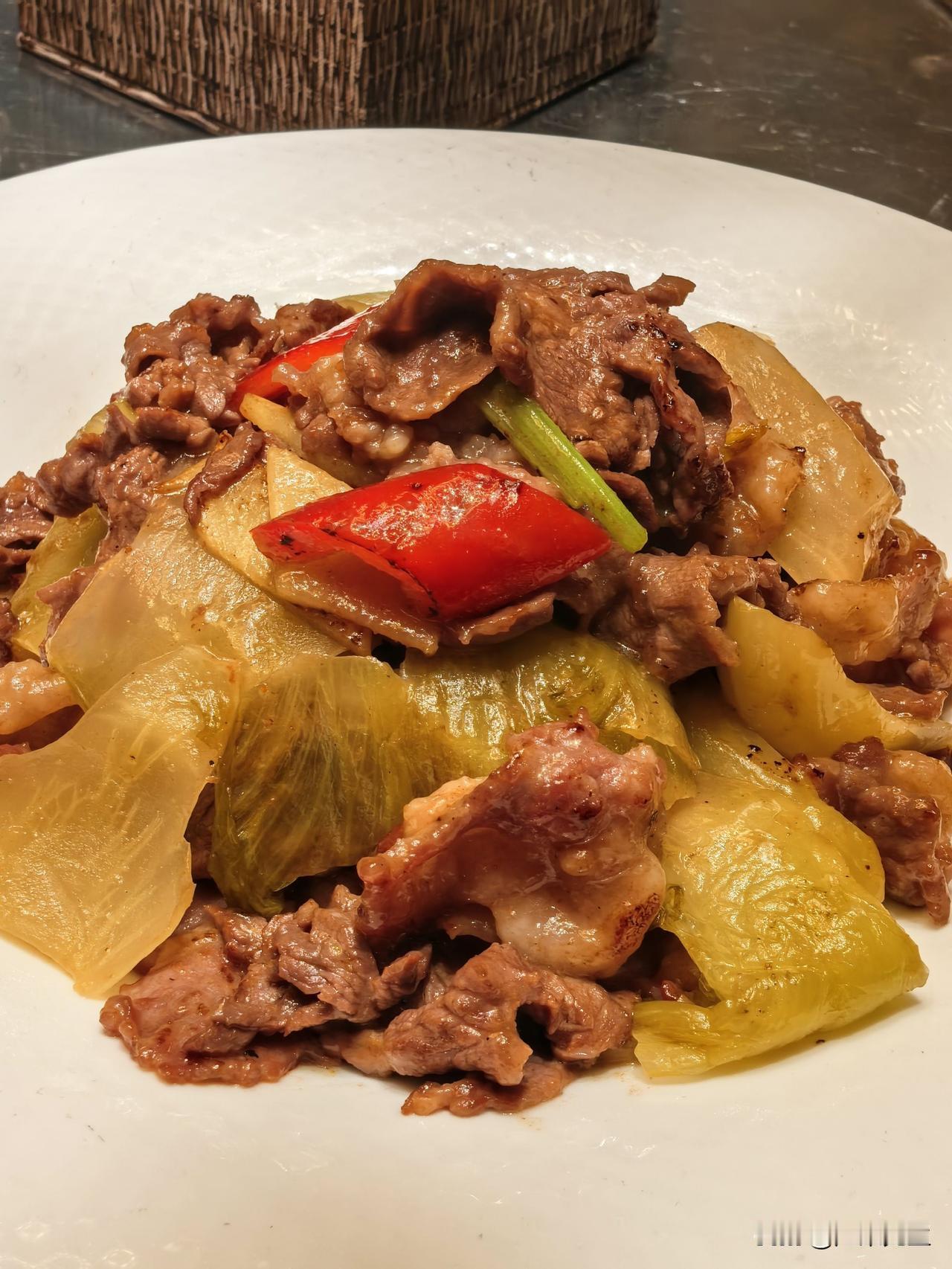 体彩排列三【226】综合分析：上期预推全中。三码及以下含组三、豹子。四码：03
