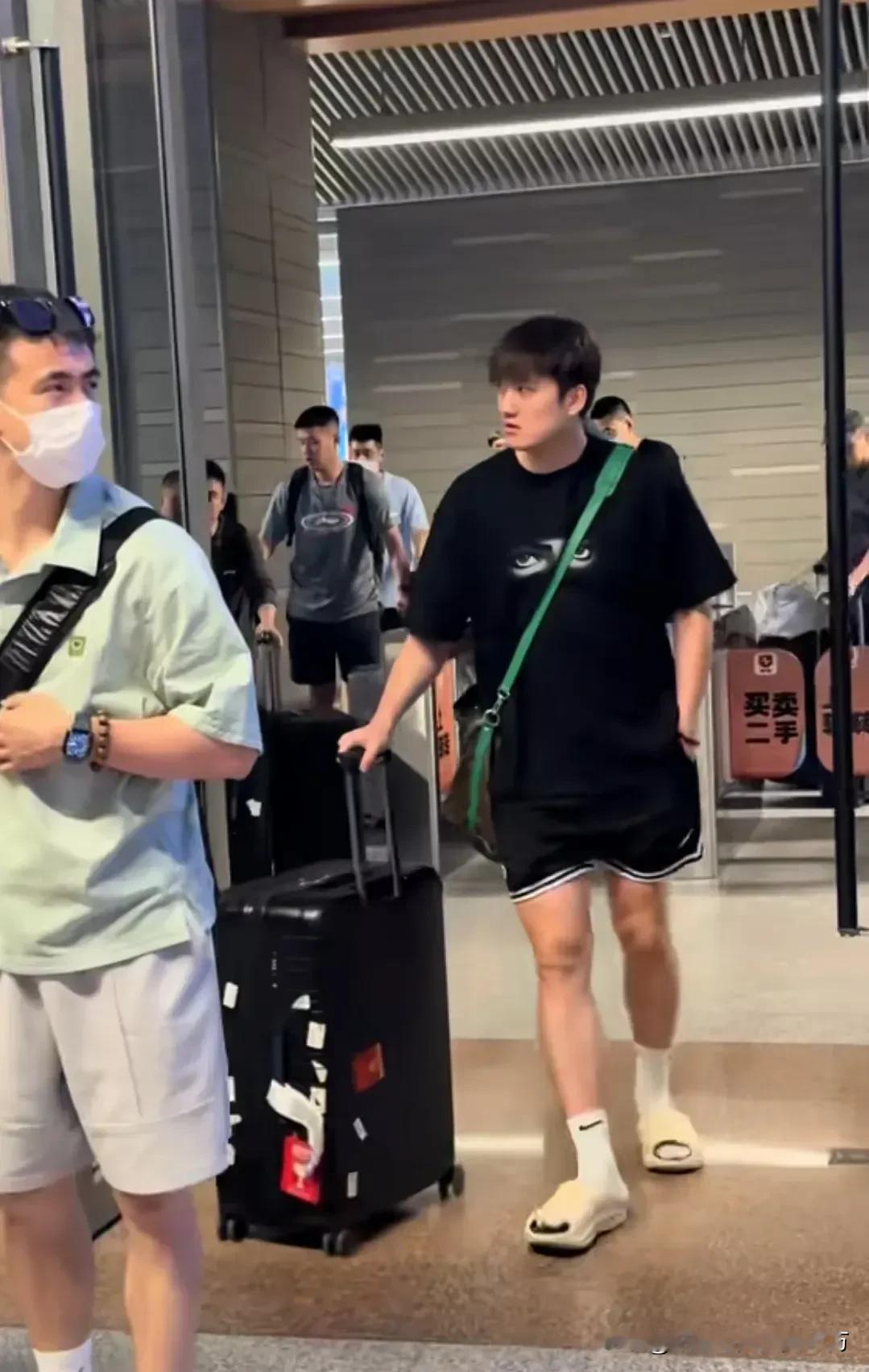只有你想不到的，没有辽篮做不到的6月5号，全运会成年组男篮小组赛正式开打，辽宁
