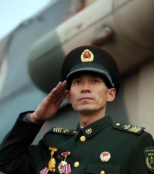 2000年，中国从俄罗斯进口6架军机，谁知刚飞不久就坏了4架！俄专家怎么也修不好
