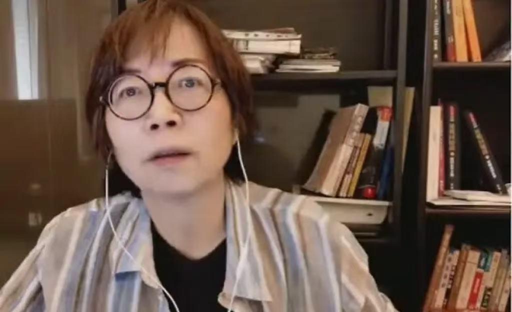 黄智贤追打郑丽文萧旭岑后，对“青鸟”惊人表态，不简单日前在对两岸统一交底，表
