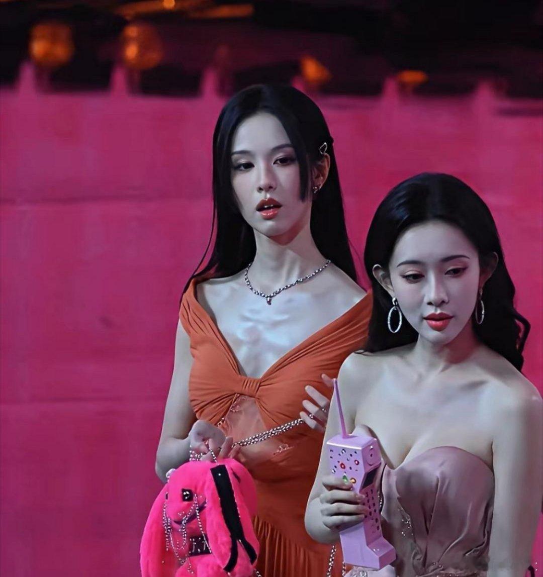 女明星还是有点肉好~陈都灵和孟子义同框有感