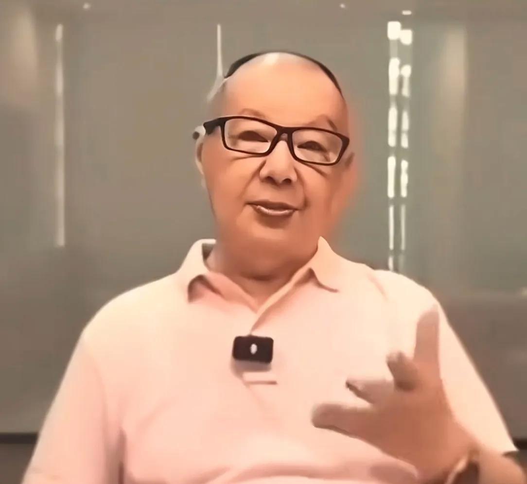 乒乓球专家段翔说，孙颖莎受欢迎不只是因为个性好、冠军多。他说，她是世界女子乒乓