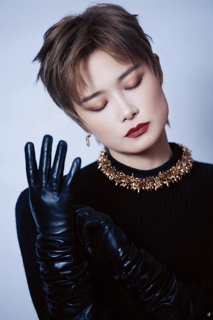 李宇春粤语冬季来的女人李宇春冬季来的女人炸场湾区升明月炸场时刻！李宇春粤语演唱《