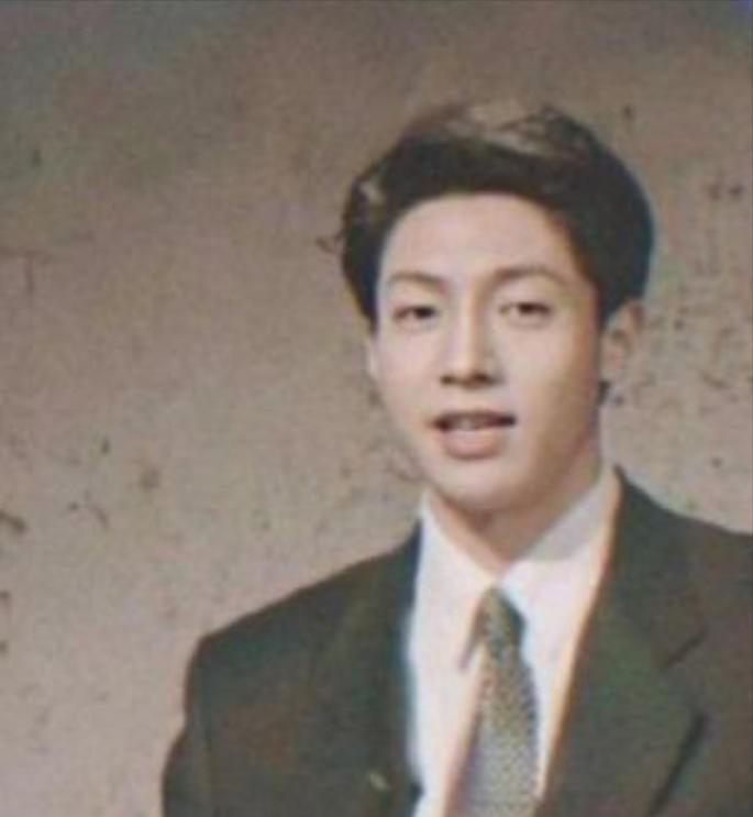 1998年，撒贝宁去央视面试，领导肖晓琳看到他后，直接走进办公室锁上门，直接大骂