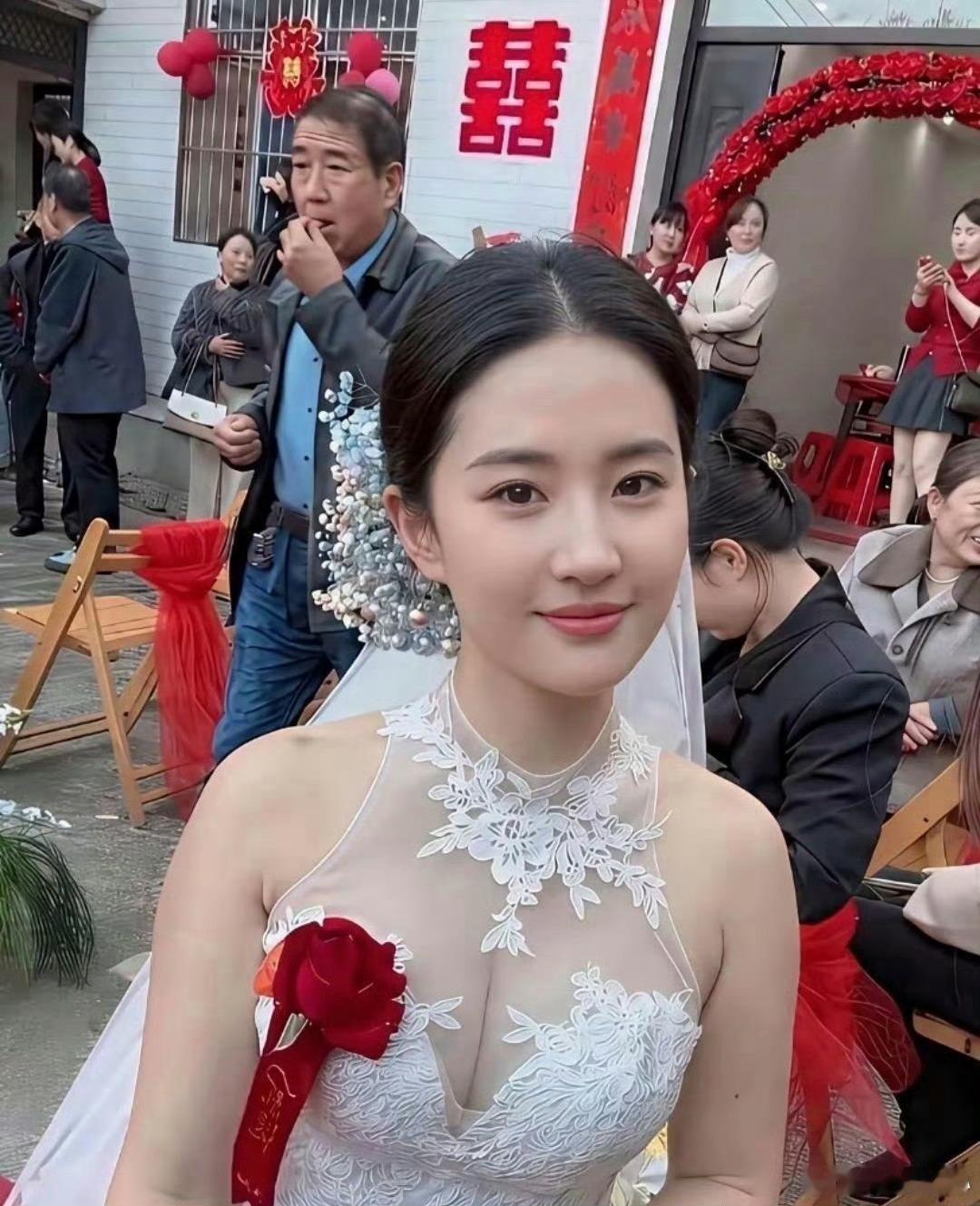 这个新娘未免也长得也太像刘亦菲了