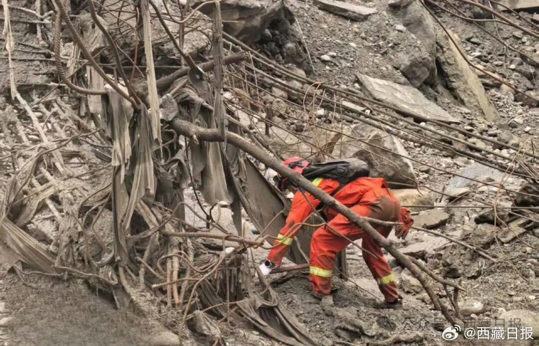 痛！💔💔💔吉隆口岸大楼只剩钢筋骨架​​​